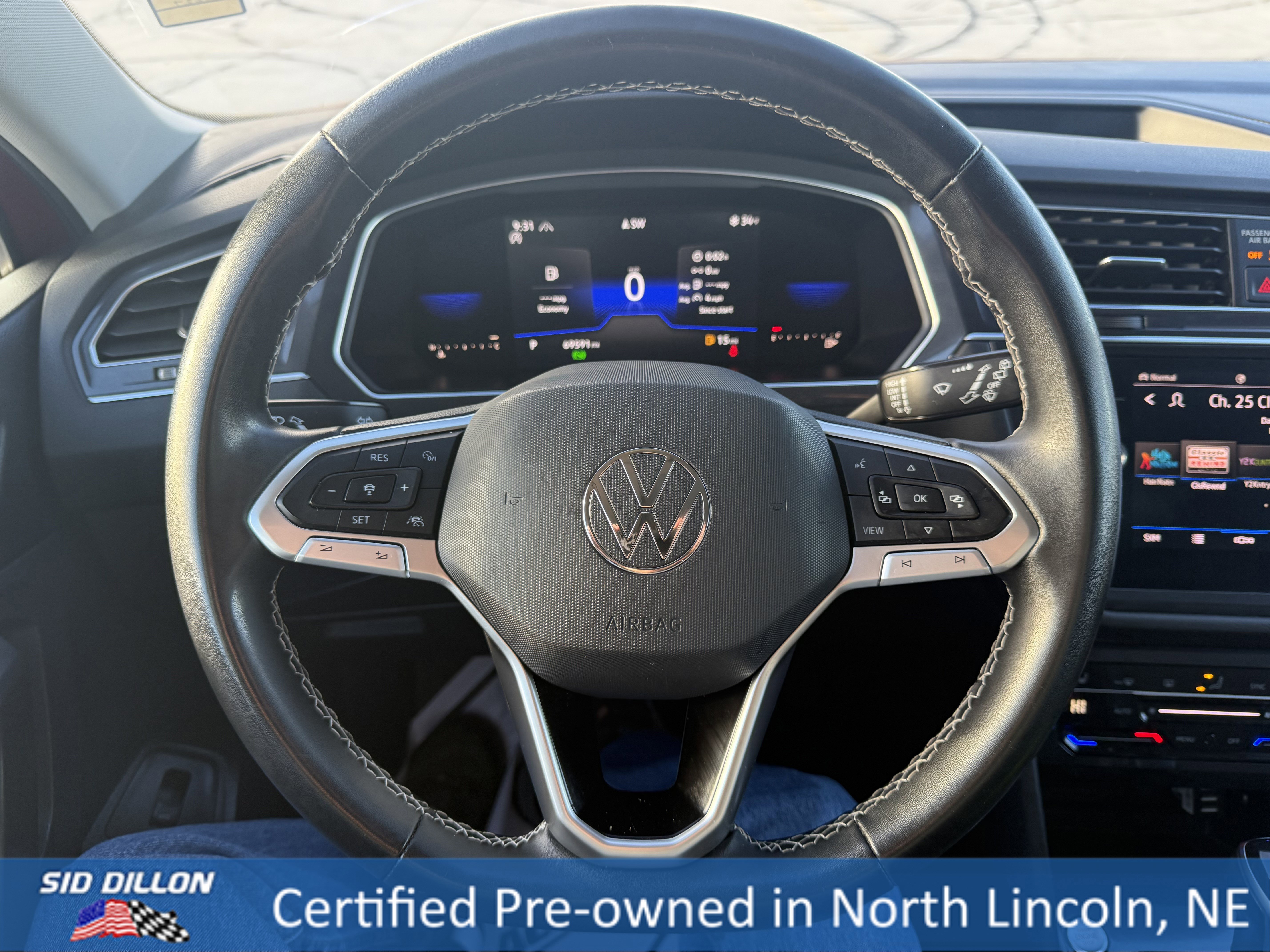 Used 2022 Volkswagen Tiguan SE image 12