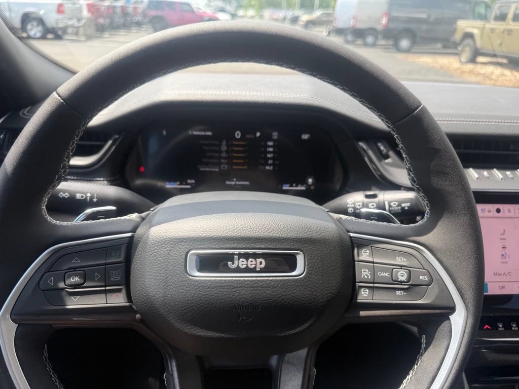 New 2026 Jeep Grand Cherokee Limited AWD/4WD image 18