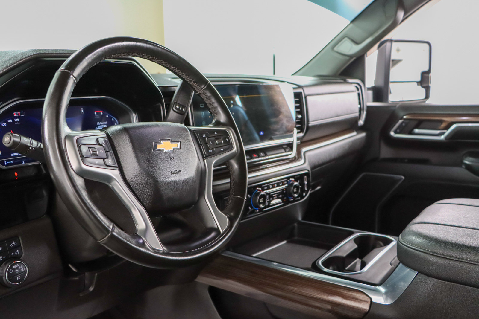 Used 2024 Chevrolet Silverado 3500 LT w/ Convenience Package AWD/4WD image 24