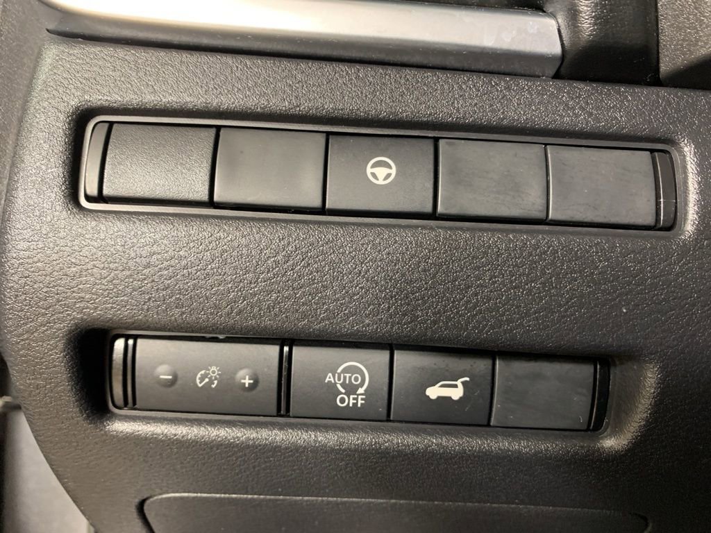 Used 2023 Nissan Rogue SV w/ SV Premium B Package image 18