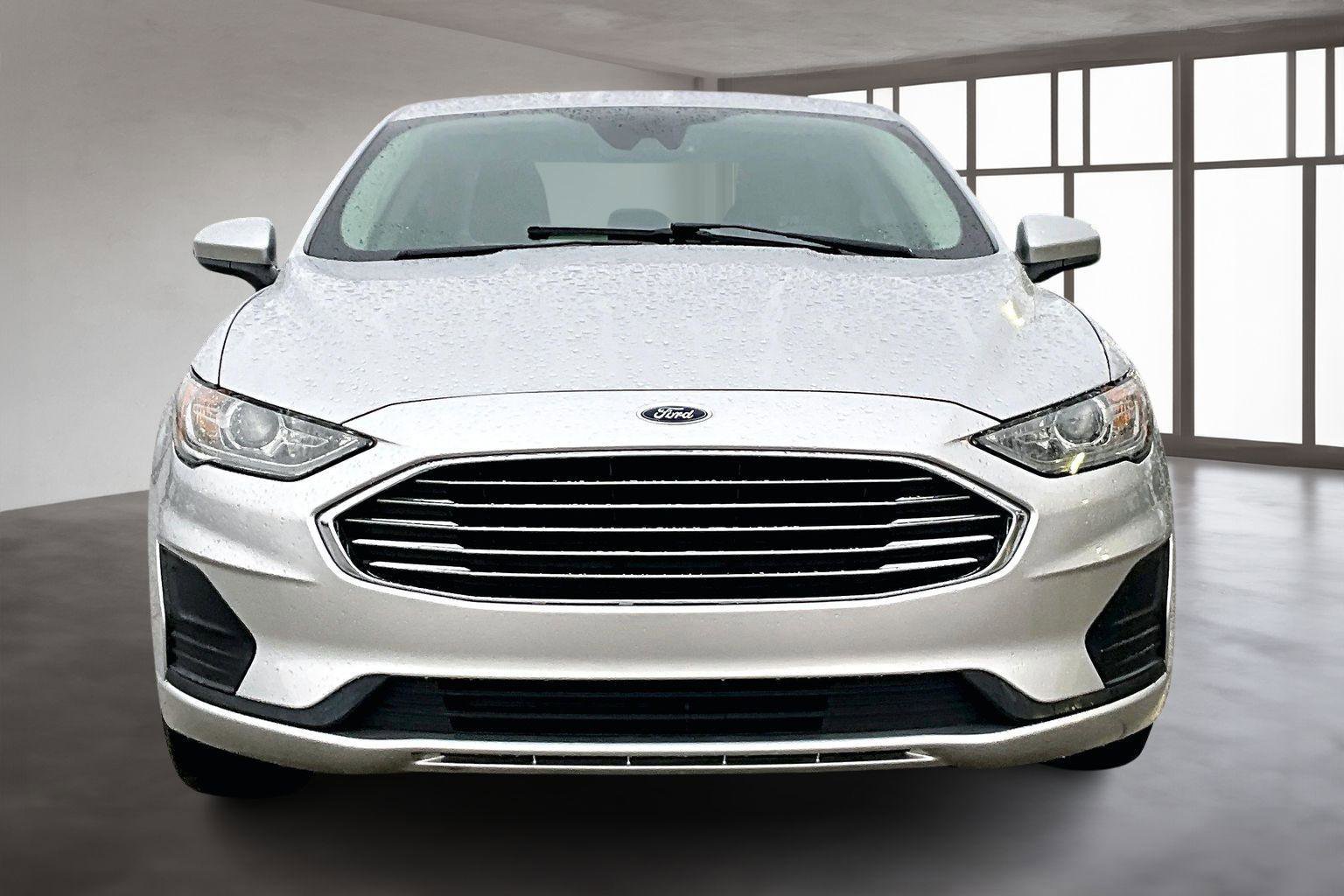 Used 2019 Ford Fusion SE image 4