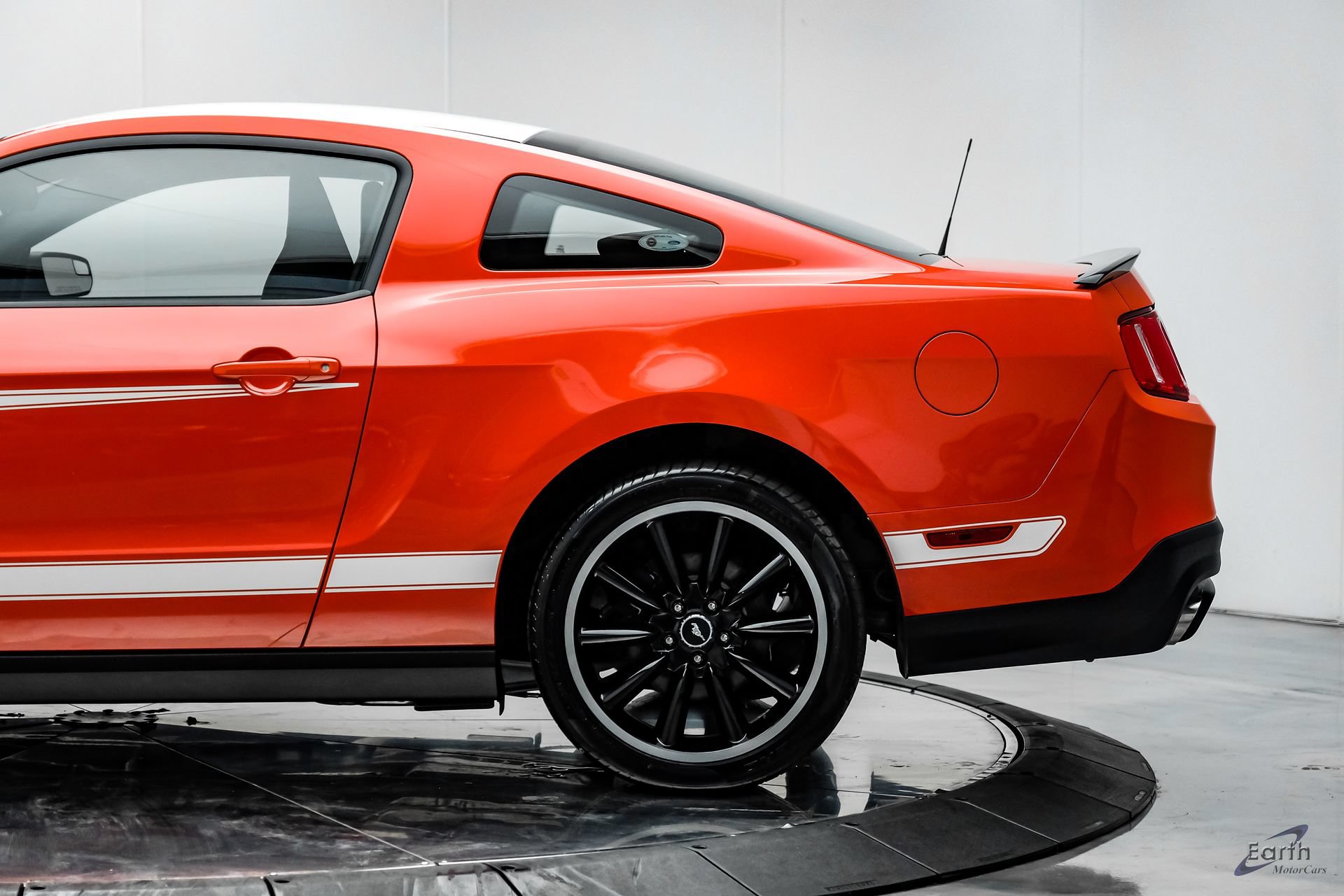 Used 2012 Ford Mustang Boss 302 w/ Boss 302 Accessory Pkg RWD image 9