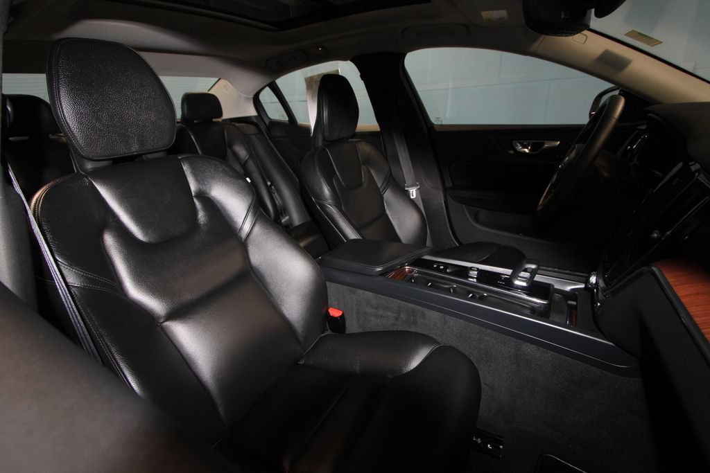 Used 2024 Volvo S60 B5 Plus AWD/4WD image 20