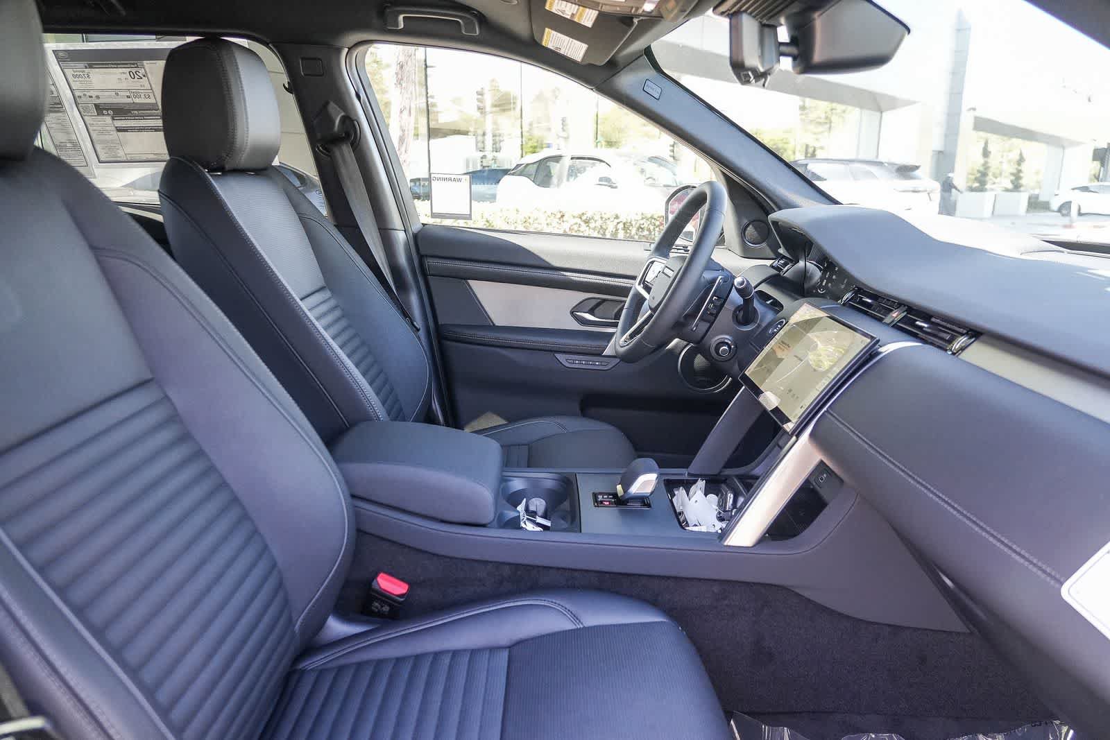 New 2026 Land Rover Discovery Sport Landmark AWD/4WD image 15