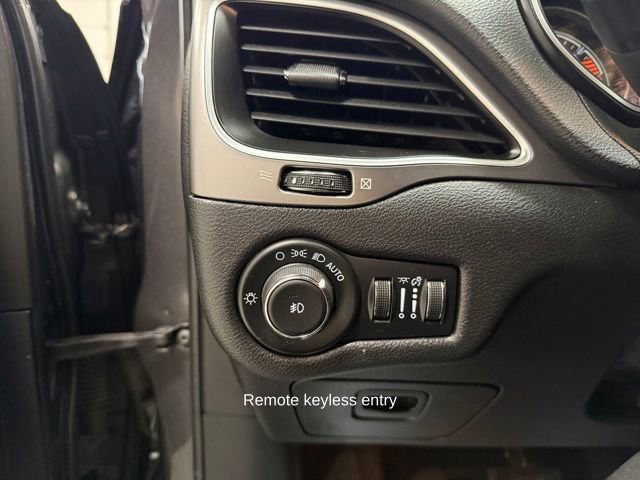 Used 2020 Jeep Cherokee Latitude Plus w/ Cold Weather Group image 23