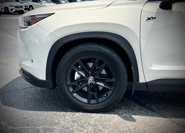 Used 2024 Toyota Grand Highlander AWD Hybrid image 10