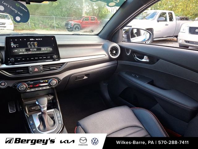 Used 2022 Kia Forte GT w/ GT2 Package image 12