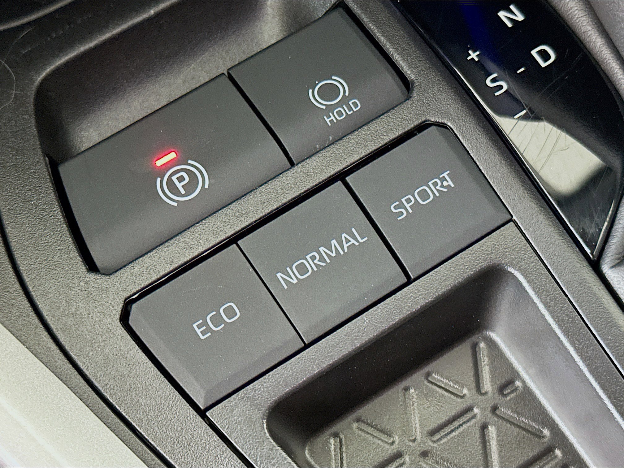 Used 2025 Toyota RAV4 LE image 24