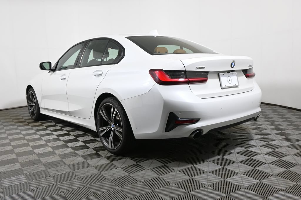 Used 2022 BMW 330i xDrive Sedan w/ Premium Package AWD/4WD image 5