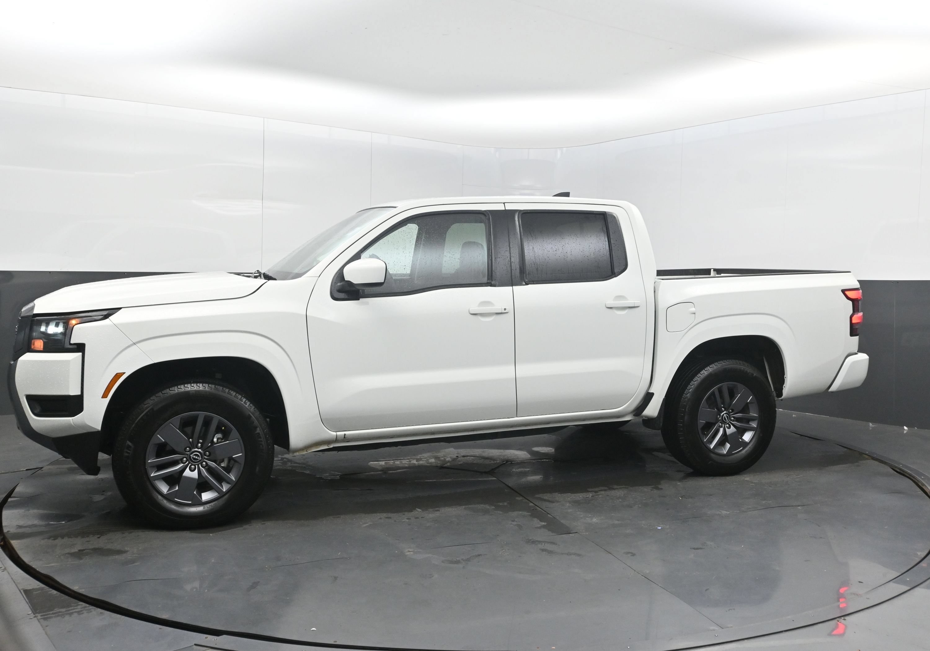 Used 2026 Nissan Frontier SV AWD/4WD image 5
