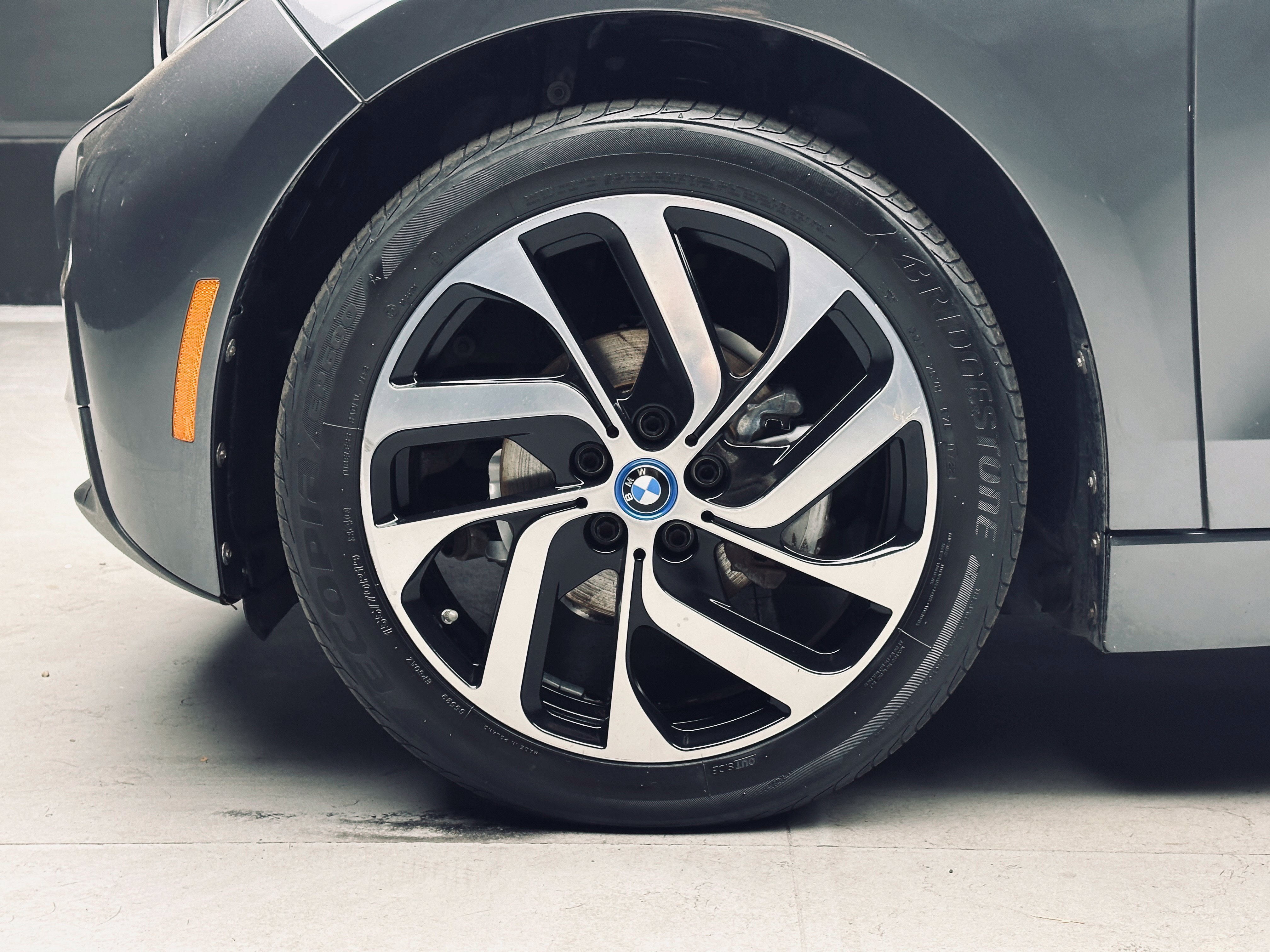 Used 2017 BMW i3 w/ Range Extender RWD image 32