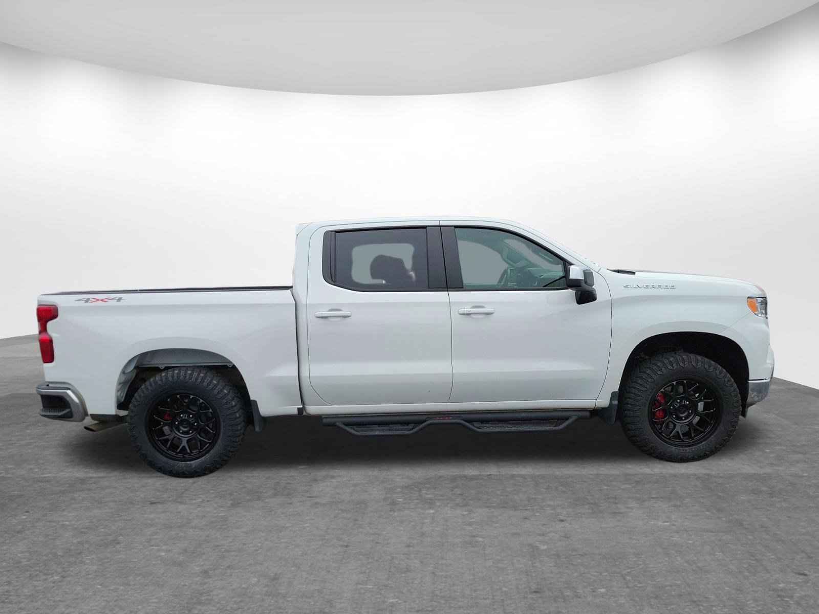 Used 2026 Chevrolet Silverado 1500 LT AWD/4WD image 2
