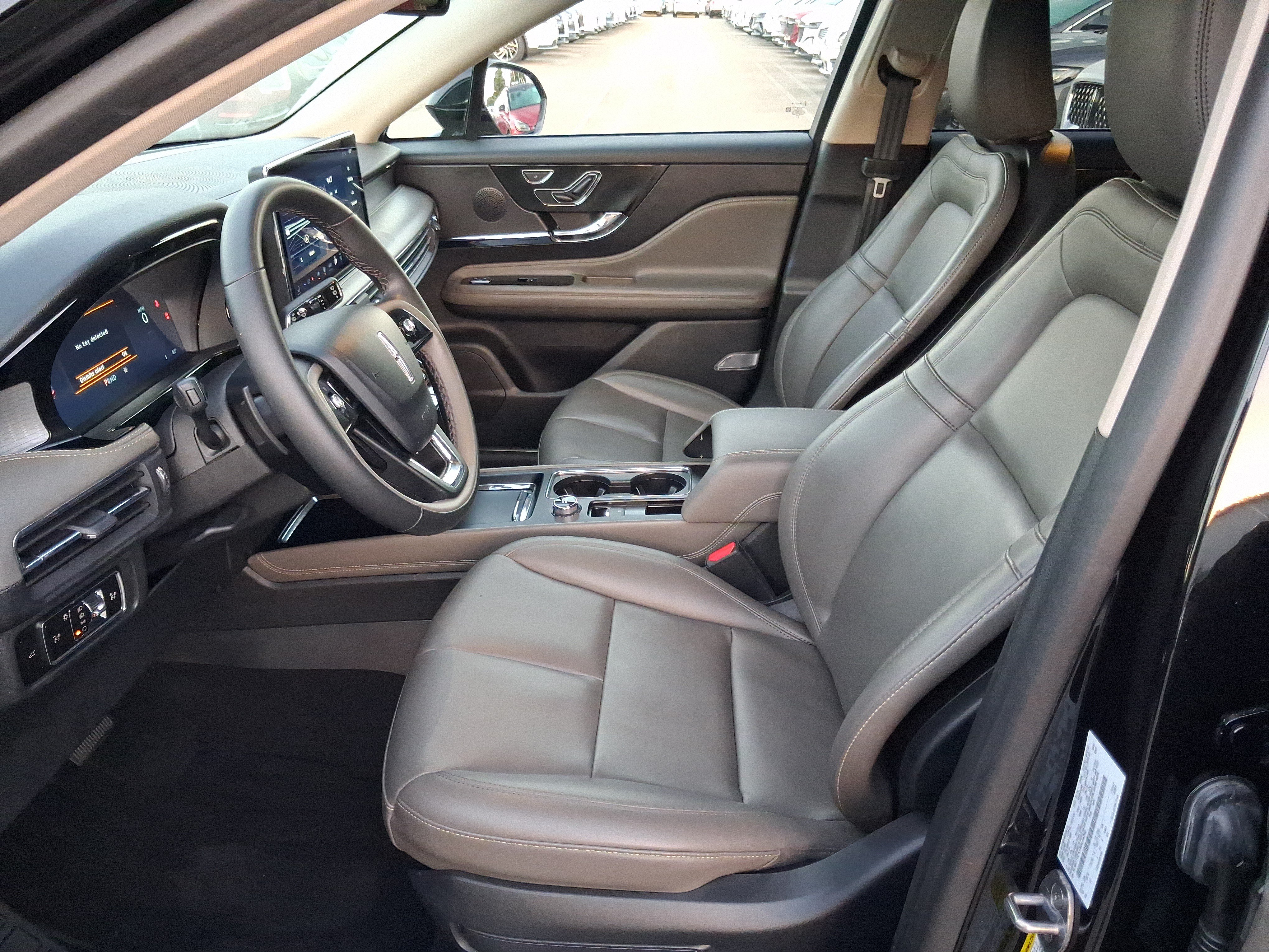 Certified 2024 Lincoln Corsair FWD image 12