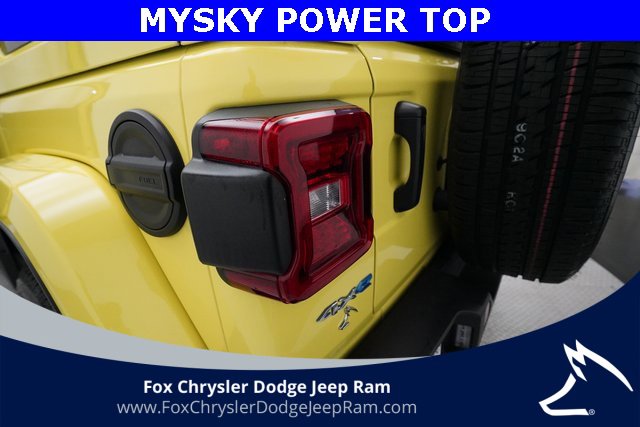 Used 2023 Jeep Wrangler Unlimited Sahara w/ Cold Weather Group image 31