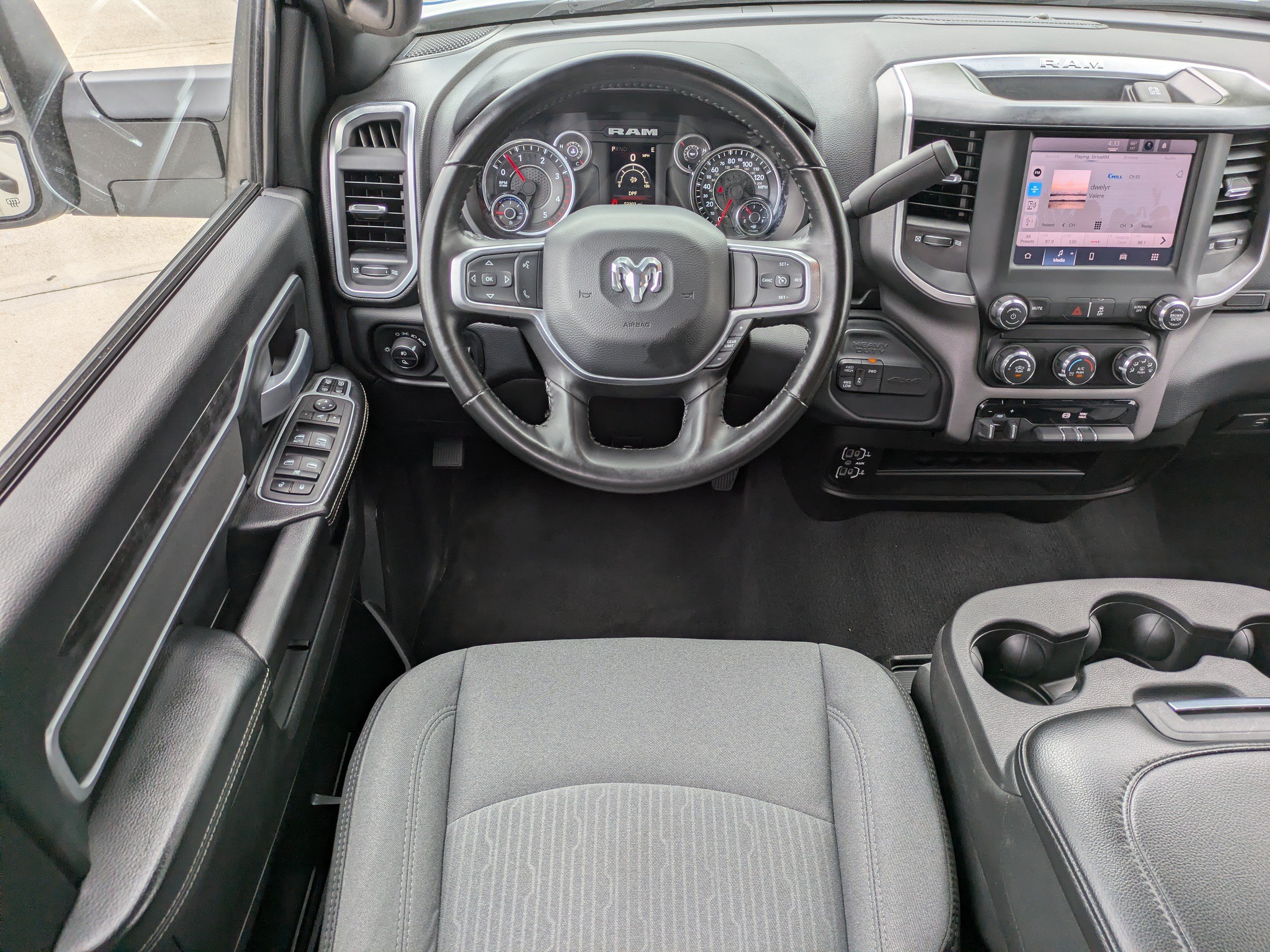 Used 2024 RAM 3500 Big Horn AWD/4WD image 15