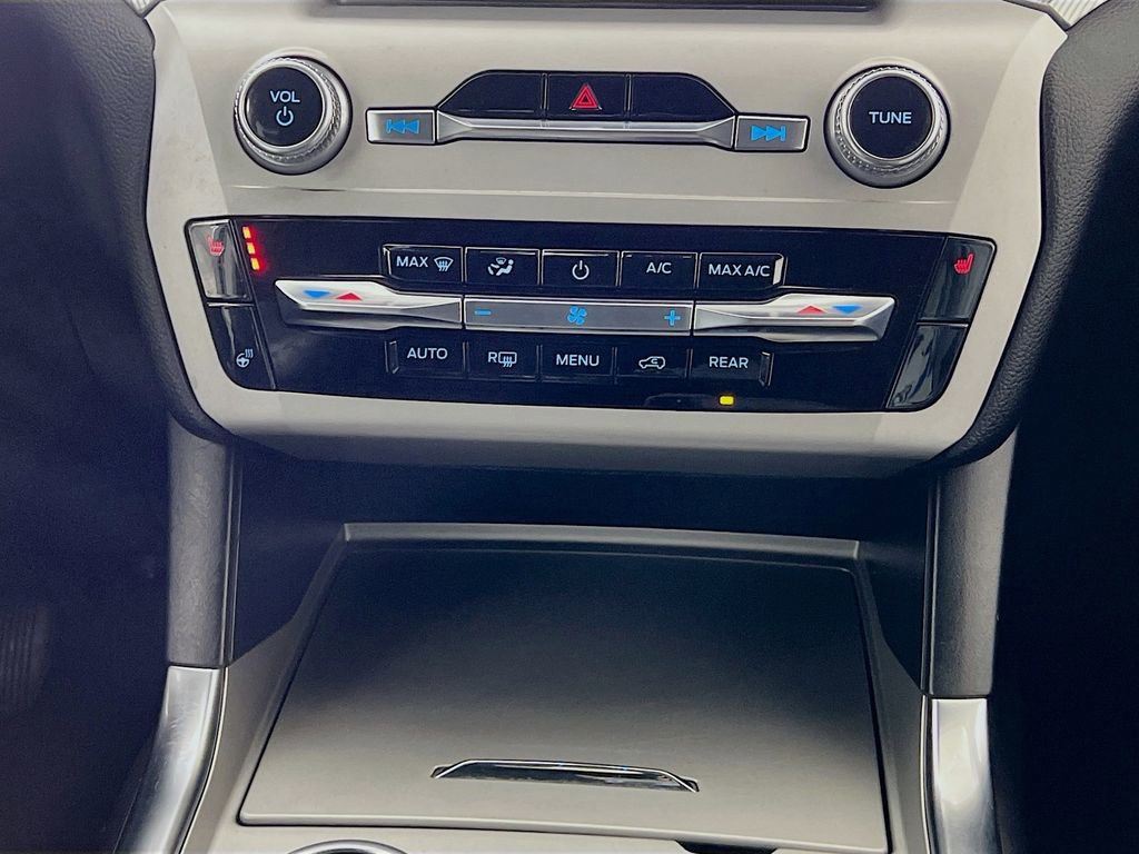 Used 2024 Ford Explorer XLT w/ Equipment Group 202A image 22