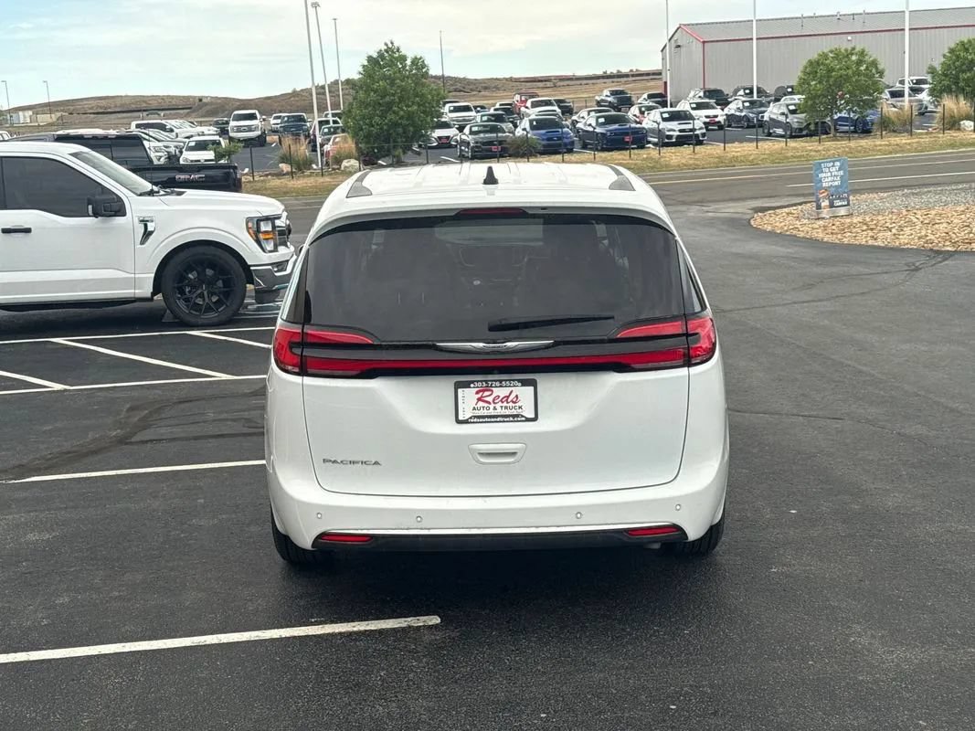 Used 2023 Chrysler Pacifica Touring-L FWD image 48