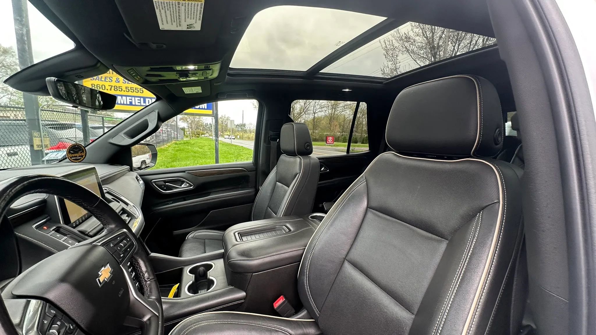 Used 2021 Chevrolet Tahoe Premier w/ Premium Package AWD/4WD image 24