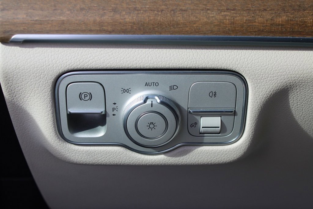 Used 2022 Mercedes-Benz GLE 450 4MATIC w/ AMG Line Exterior image 15