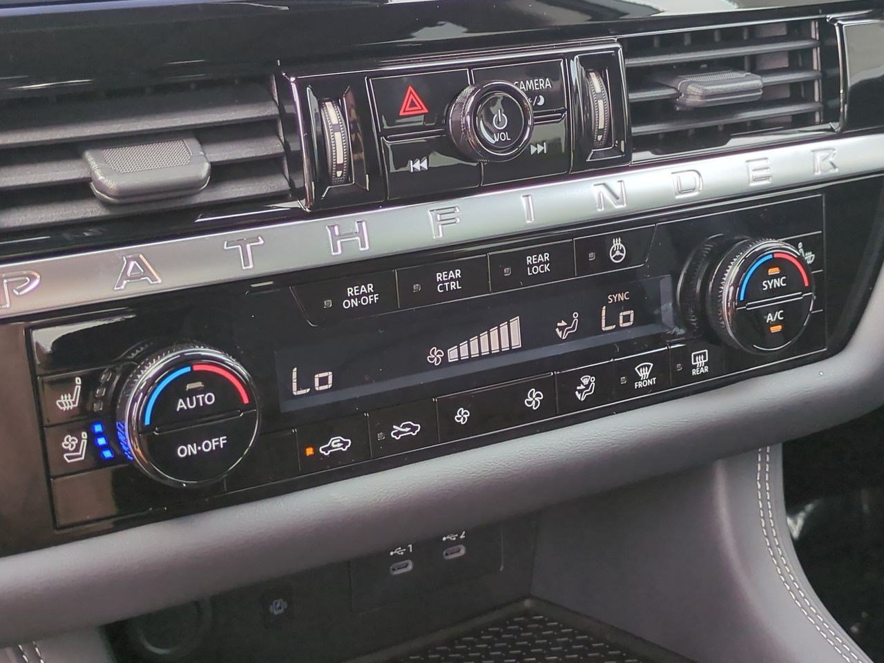 New 2026 Nissan Pathfinder Platinum w/ Accent Package FWD image 24