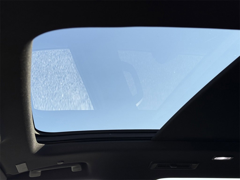 Used 2024 Chevrolet Traverse RS w/ LPO, Floor Liner Package image 27