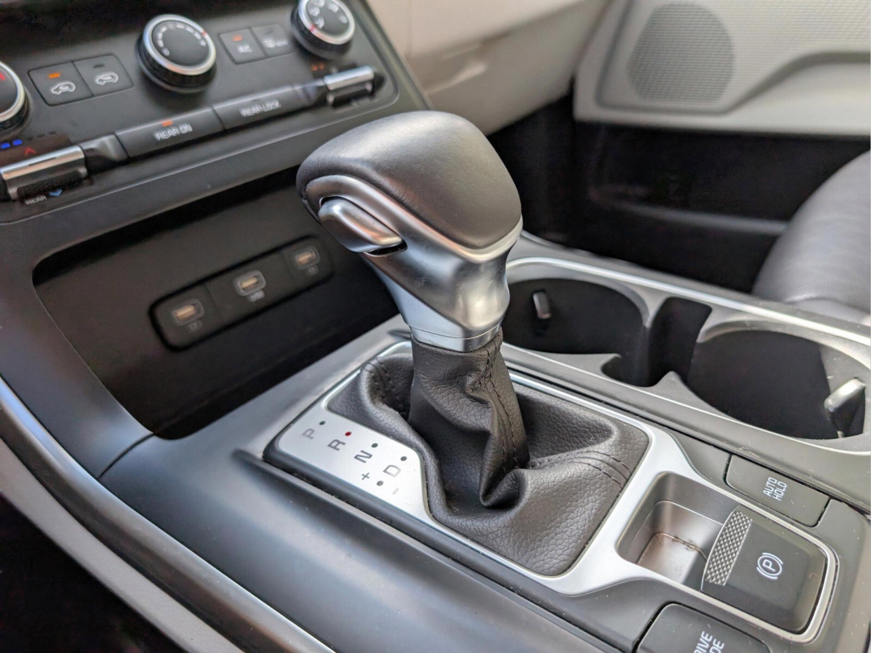 Certified 2024 Kia Carnival LX image 39