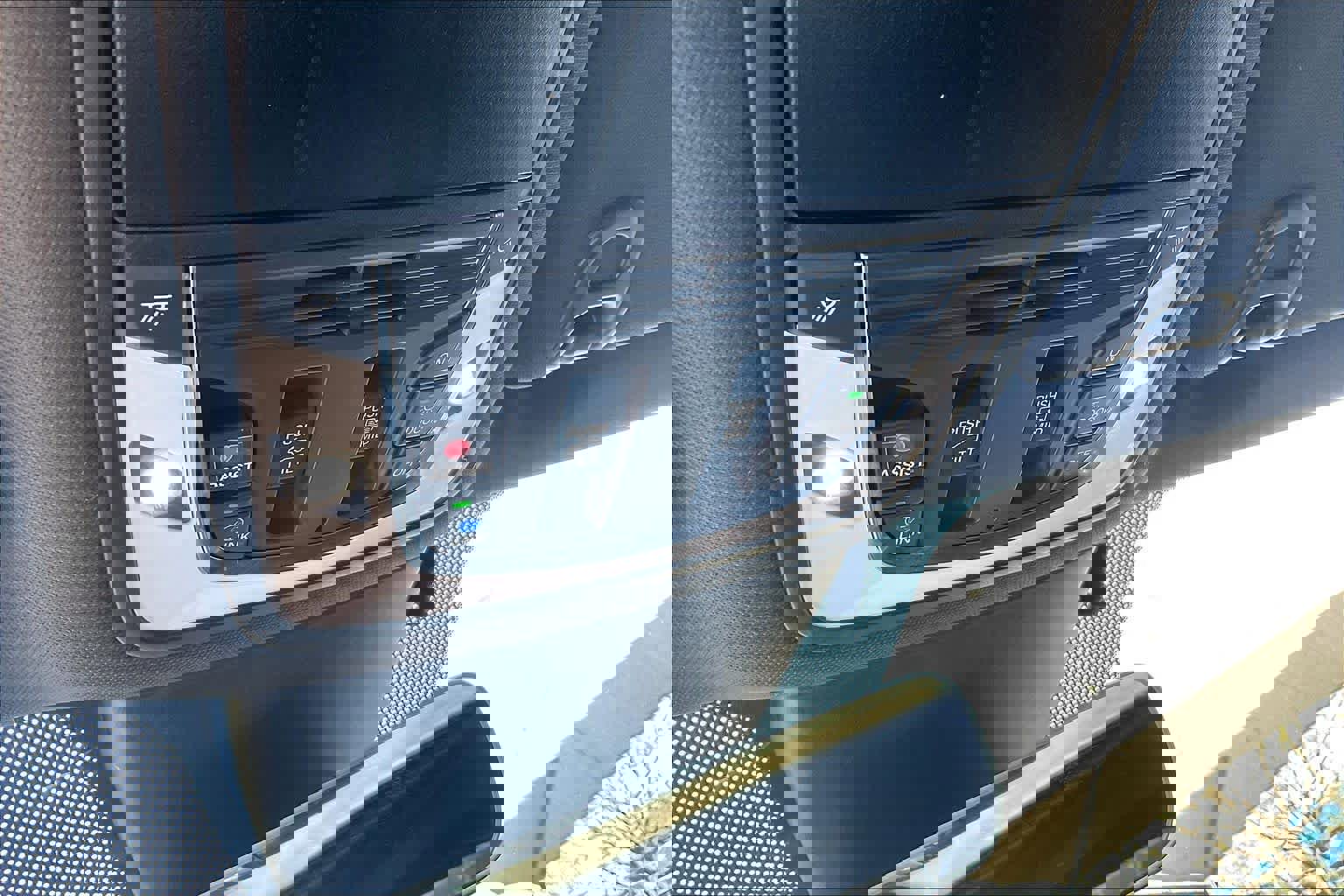 Used 2022 Acura MDX A-Spec image 32