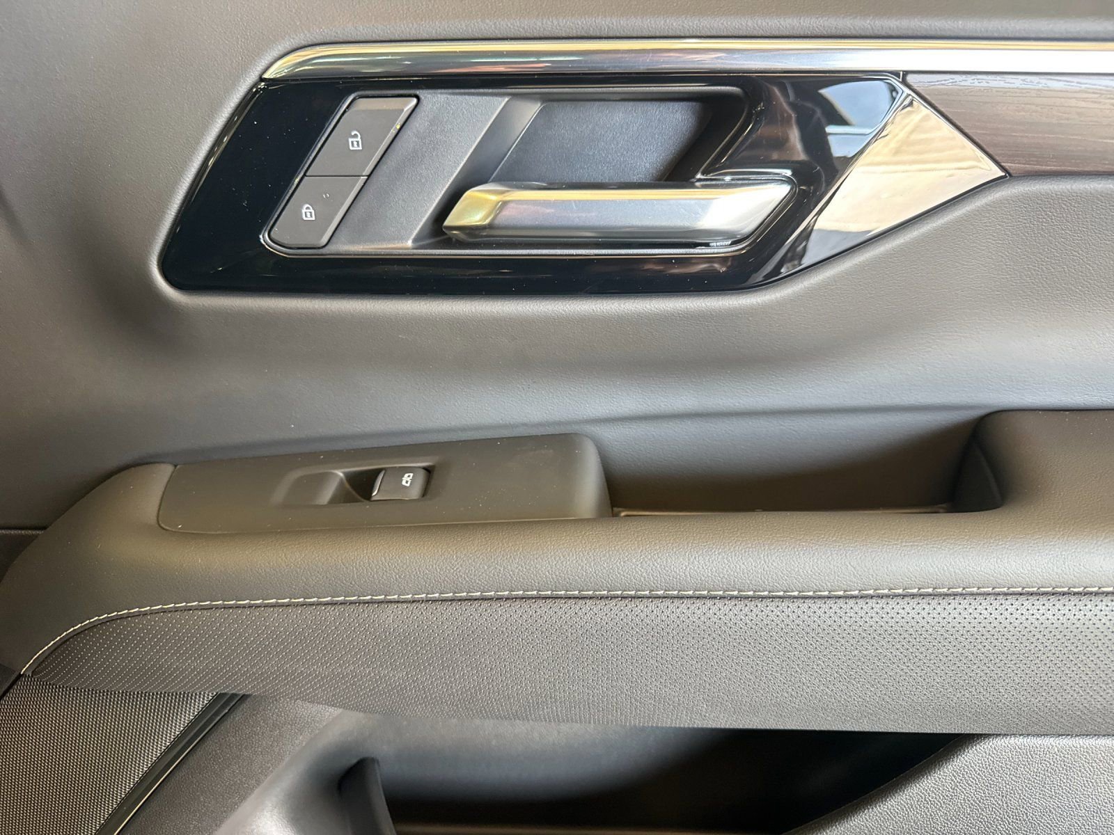 New 2026 Chevrolet Tahoe Premier w/ Sun And Tow Package image 18