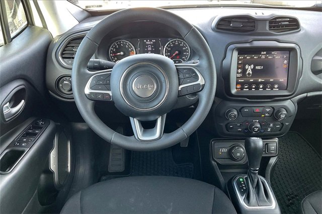 Used 2023 Jeep Renegade Latitude image 5