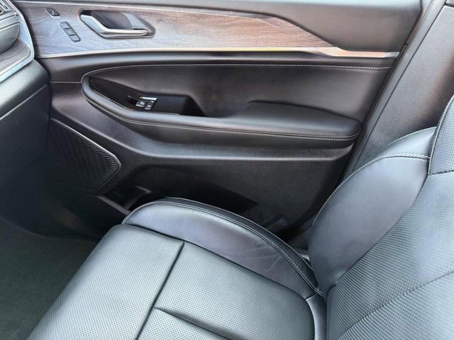 Certified 2025 Jeep Grand Cherokee Overland w/ Luxury Tech Group IV image 27