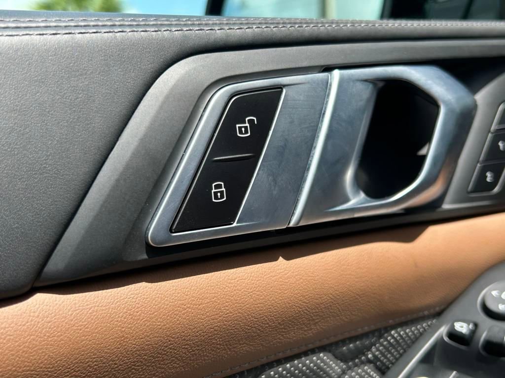 Used 2021 BMW X5 M w/ Executive Package image 69