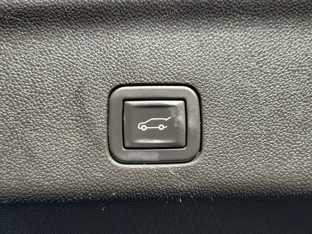 Used 2023 GMC Yukon Denali image 19