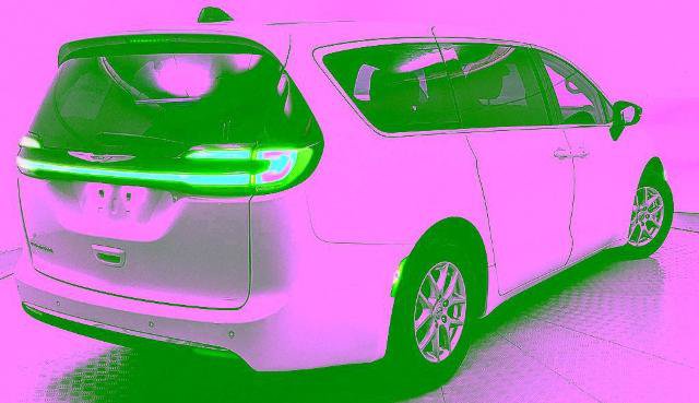 Used 2024 Chrysler Pacifica Touring-L FWD image 3