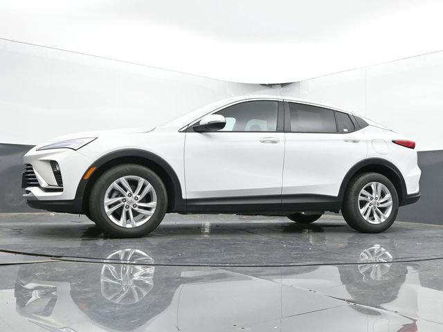 Used 2025 Buick Envista Preferred image 45