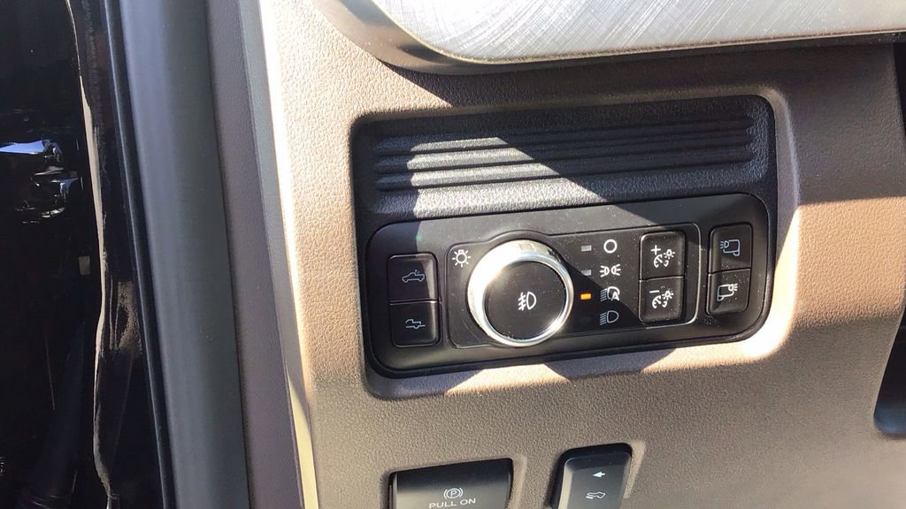 New 2026 Ford F350 King Ranch w/ Chrome Package image 19