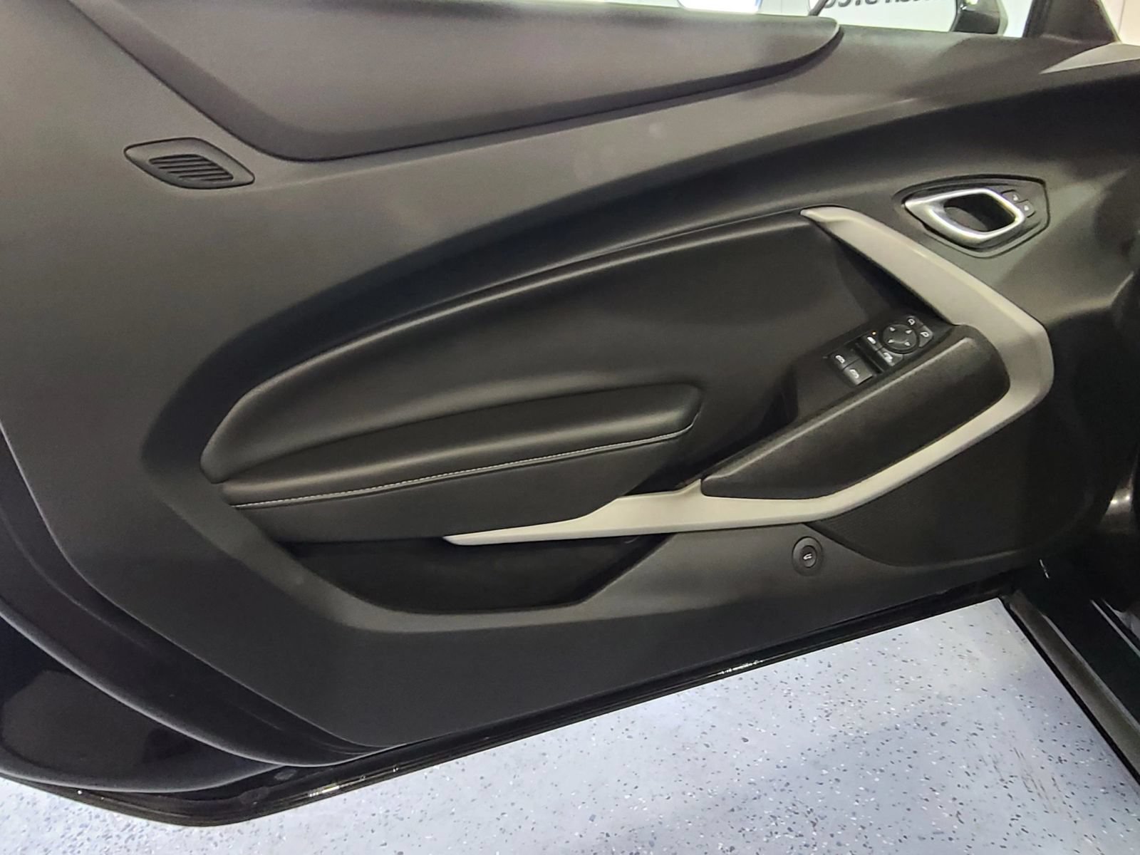 Used 2020 Chevrolet Camaro LT RWD image 24