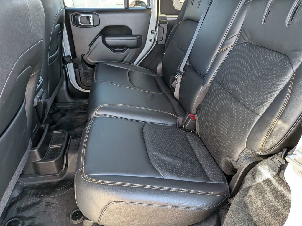 Used 2024 Jeep Wrangler Unlimited image 24