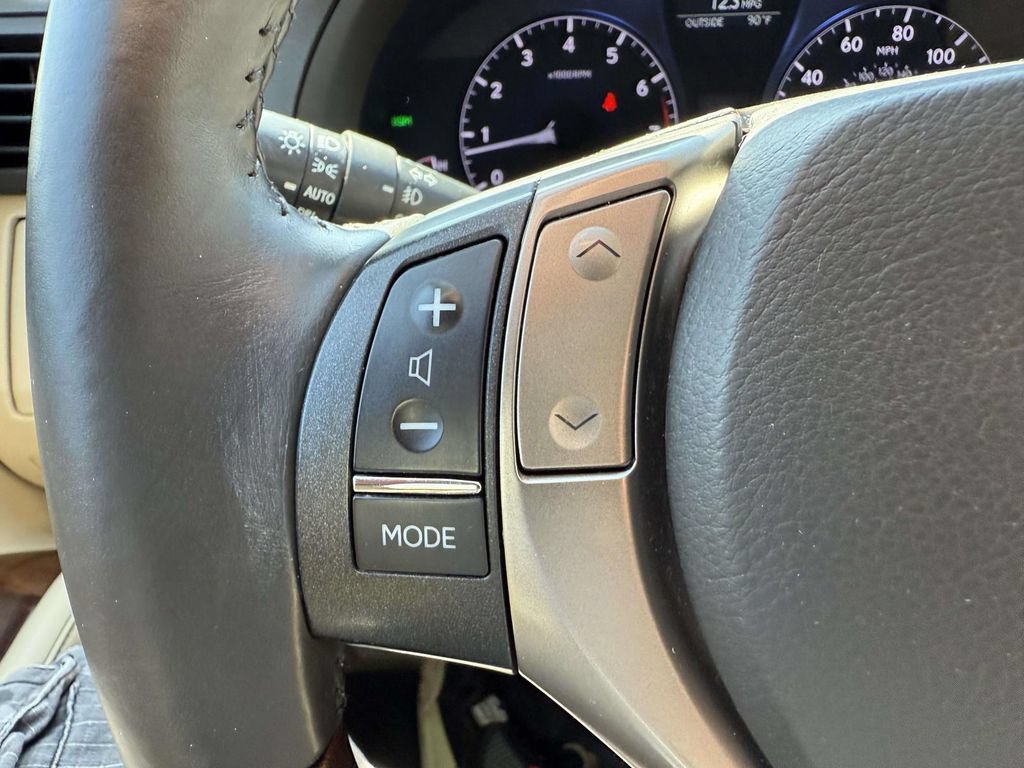 Used 2013 Lexus RX 350 AWD w/ Navigation Pkg image 23