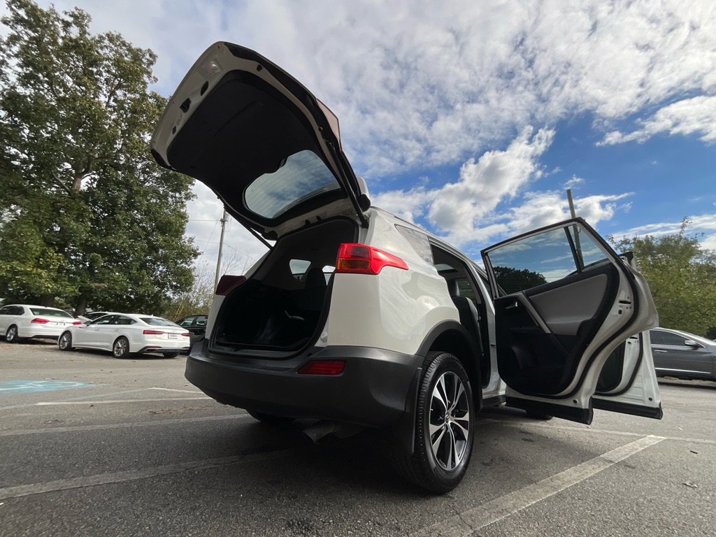 Used 2015 Toyota RAV4 Limited image 33