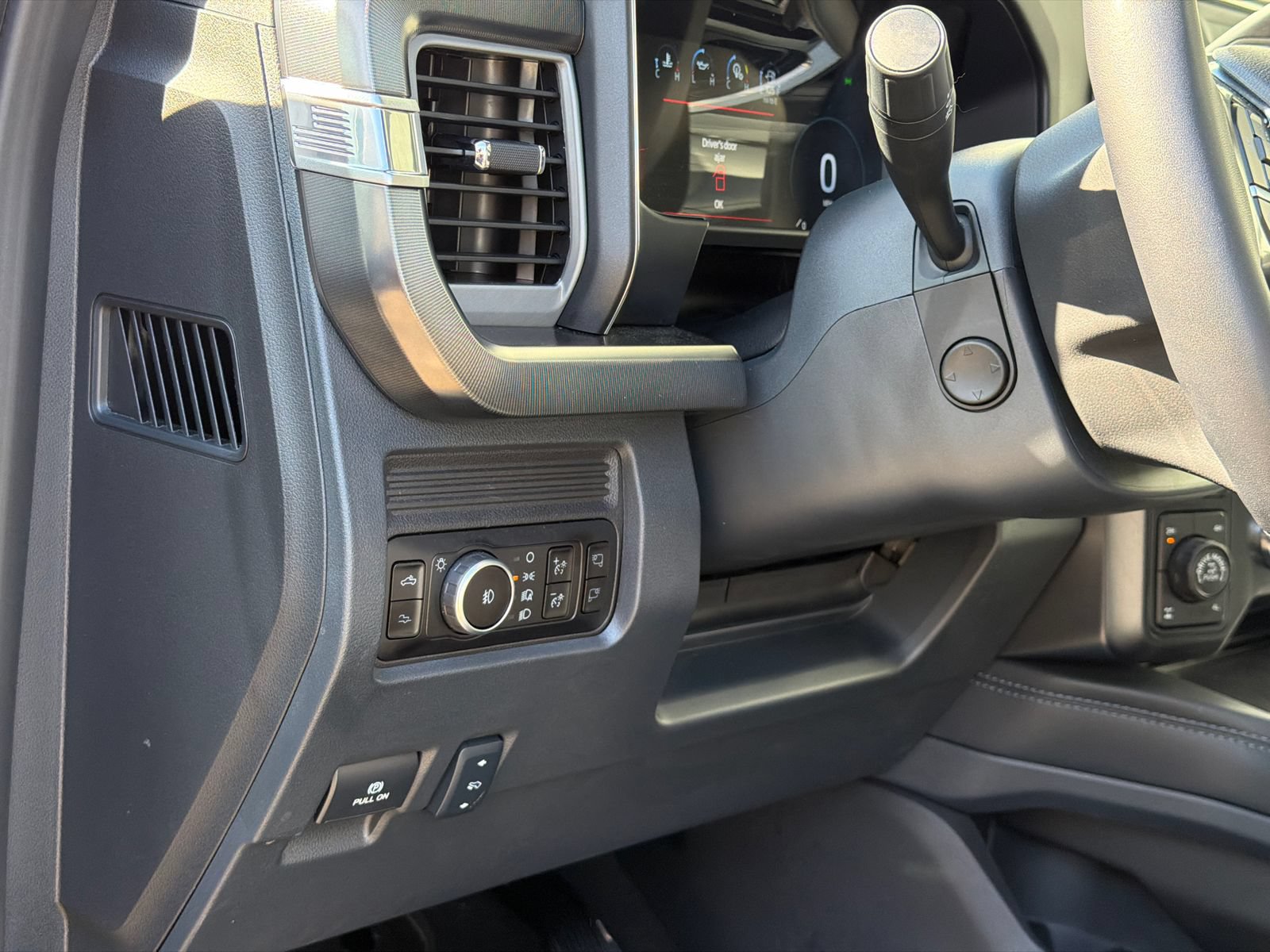 Used 2025 Ford F350 Platinum w/ Tremor Off-Road Package AWD/4WD image 22