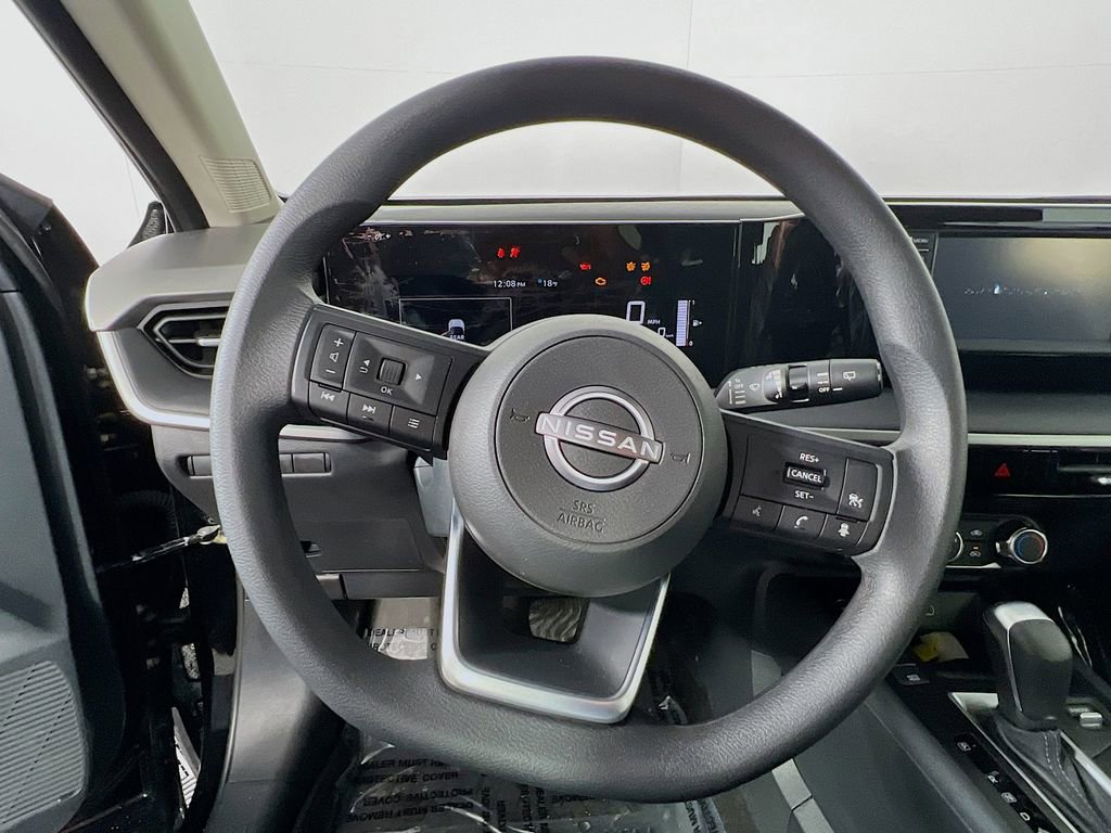 Used 2025 Nissan Kicks S image 9