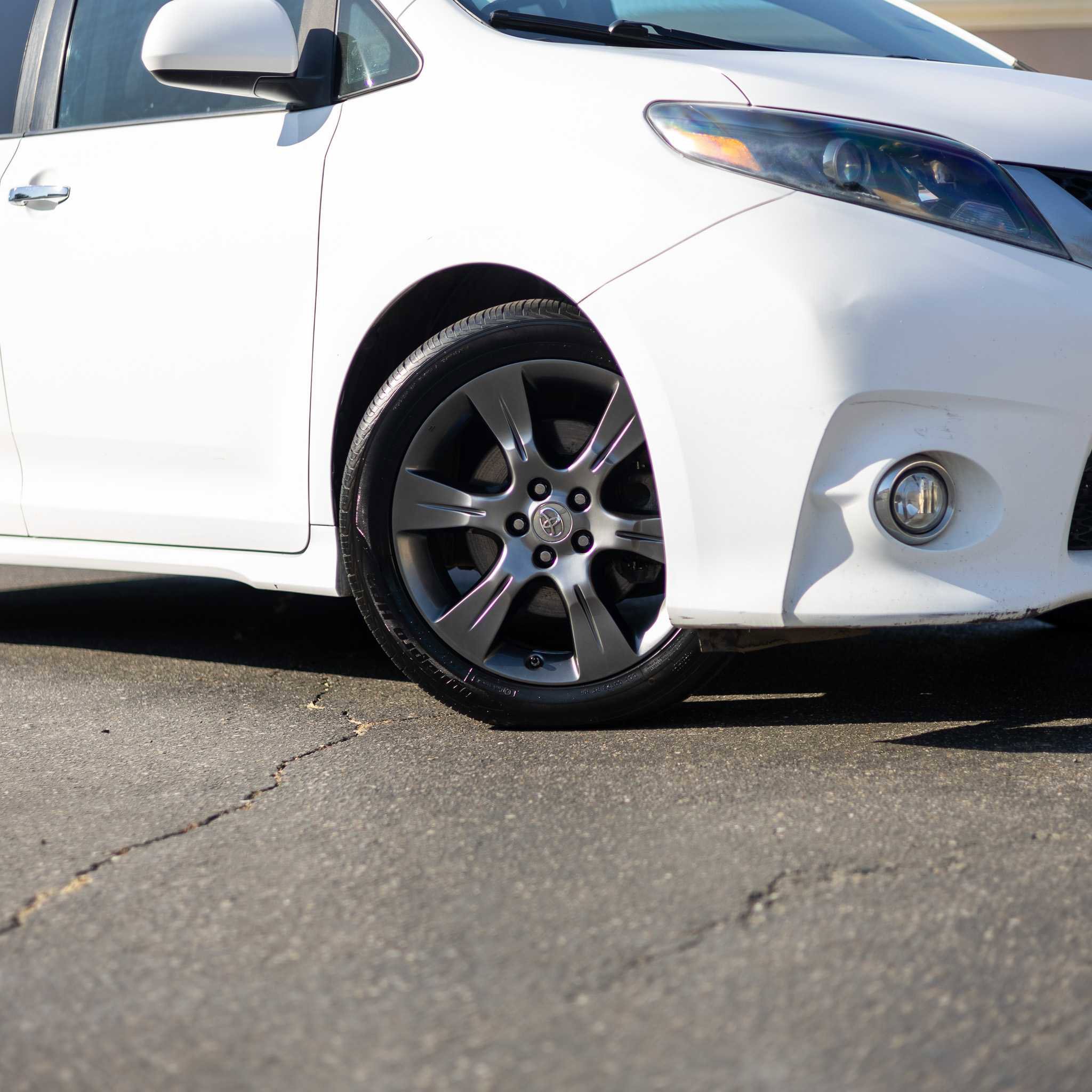 Used 2015 Toyota Sienna SE image 10