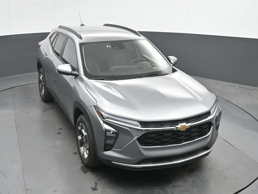 Used 2025 Chevrolet Trax LT w/ LT Convenience Package FWD image 31