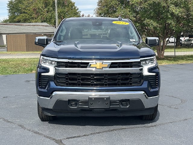 Used 2023 Chevrolet Silverado 1500 LT AWD/4WD image 2