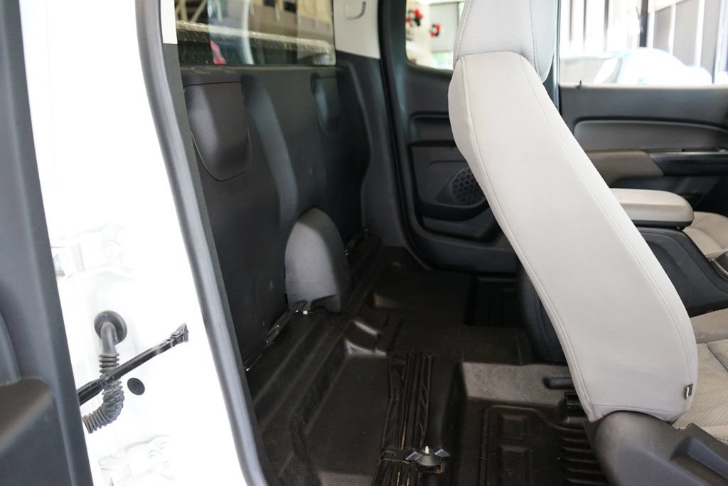 Used 2020 Chevrolet Colorado W/T RWD image 12