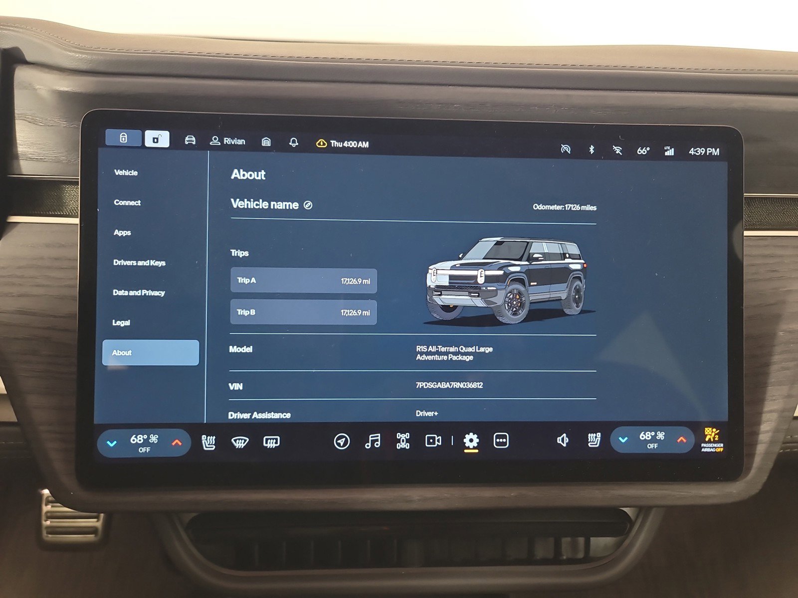 Used 2024 Rivian R1S Adventure image 29