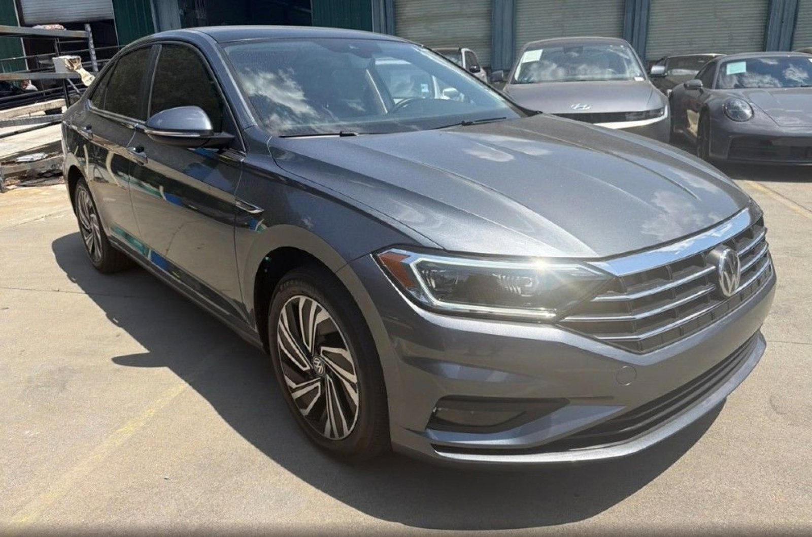 Used 2020 Volkswagen Jetta SEL Premium FWD image 3