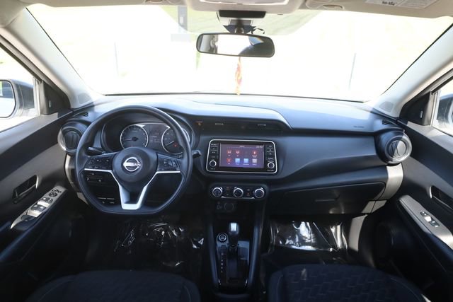Used 2022 Nissan Kicks S image 11