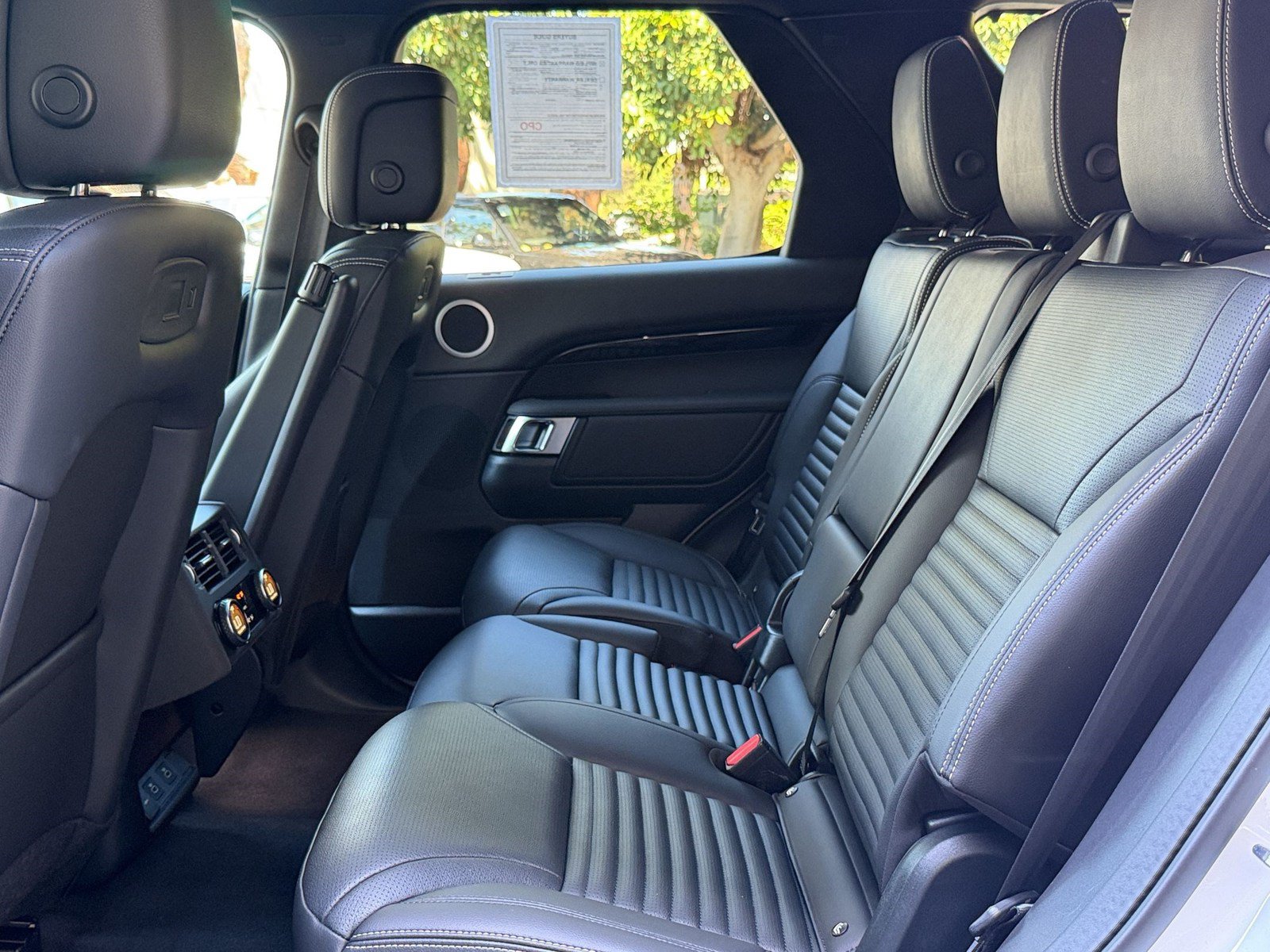 Certified 2025 Land Rover Discovery S AWD/4WD image 23