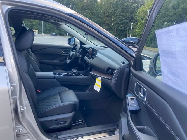 New 2025 Nissan Rogue Platinum w/ Platinum Premium Package AWD/4WD image 28